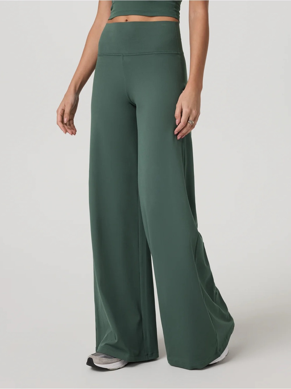 NEW Vuori Halo Easy Wideleg Pant in Agate Green